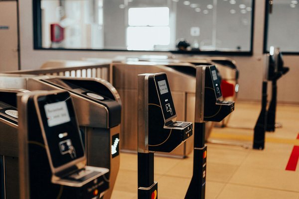 Hoe kunnen reizigers zich aanpassen aan veranderende reisregels?